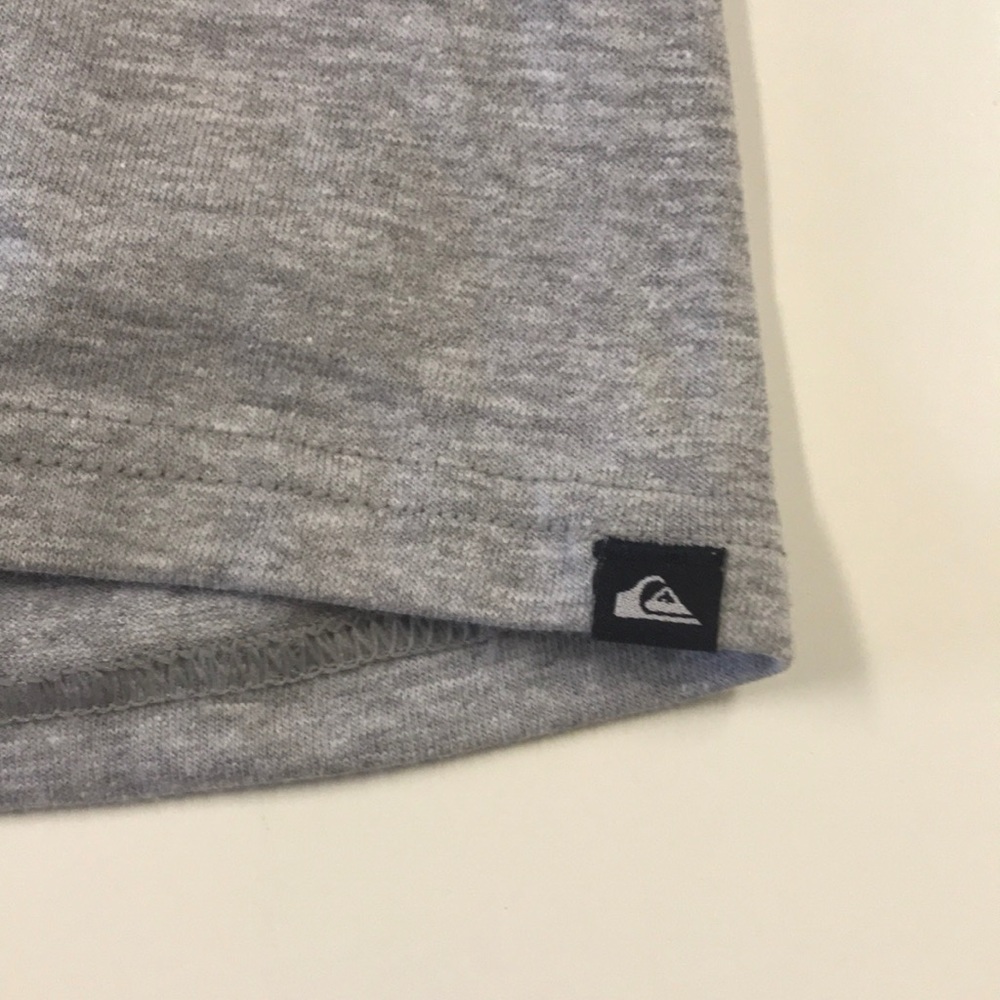 🆕 QUICKSILVER Mens Gray Cotton Tee Shirt - Picture 3 of 3